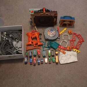 Thomas the Train Take Along n Play LOT Diecast Trains, Tracks & Play Sets